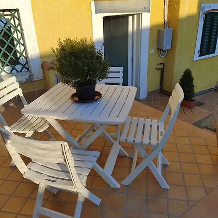 A Due Passi Dal Castello * San Pio delle Camere