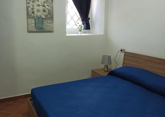 A Due Passi Dal Castello San Pio delle Camere